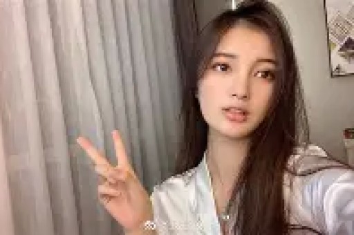 五一假期娱乐圈爆红!三个大瓜引热议——艳星削发为尼、断绝父子关系、知名女星被控出轨 五一假期娱乐圈爆红!三个大瓜引热议——艳星削发为尼、断绝父子关系、知名女星被控出轨