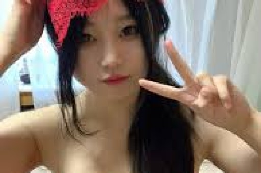 八卦爆料:“吴露可逃”是假的赵露思男友是顶流颜值高合作过 八卦爆料:“吴露可逃”是假的赵露思男友是顶流颜值高合作过
